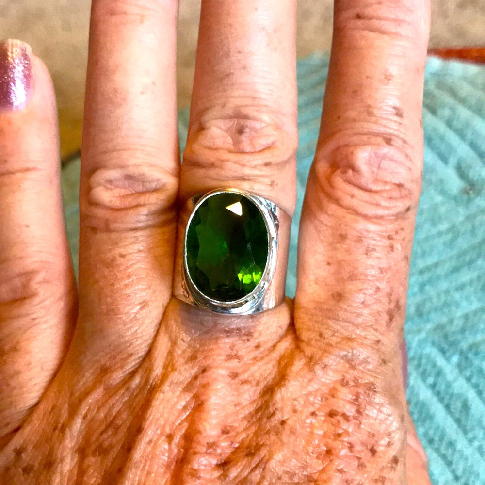 Semiprecious Stone in silver 925 setting.